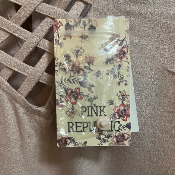 Pink Moonstone Criss Cross Lace Up Top - Picture 3 of 6